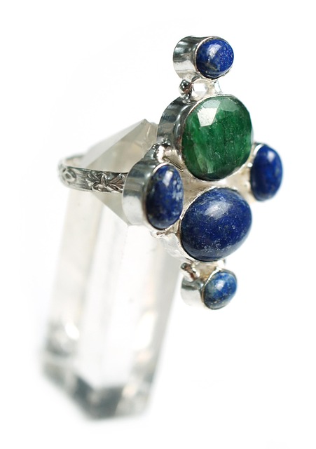 Bague lapis lazuli et émeraude